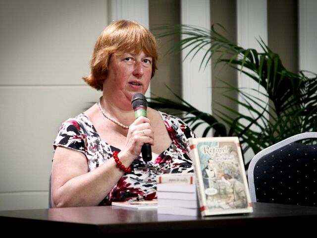 Sokoldalú írónő Fedina Lídia!