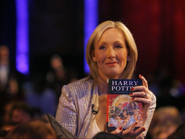 Mennyit keres J.K. Rowling, a Harry Potter szerzője?