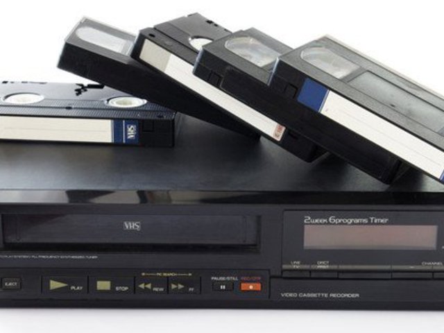 Vége a VHS-nek... De mit adott nekünk? - A VHS sztori, érdekességekkel...