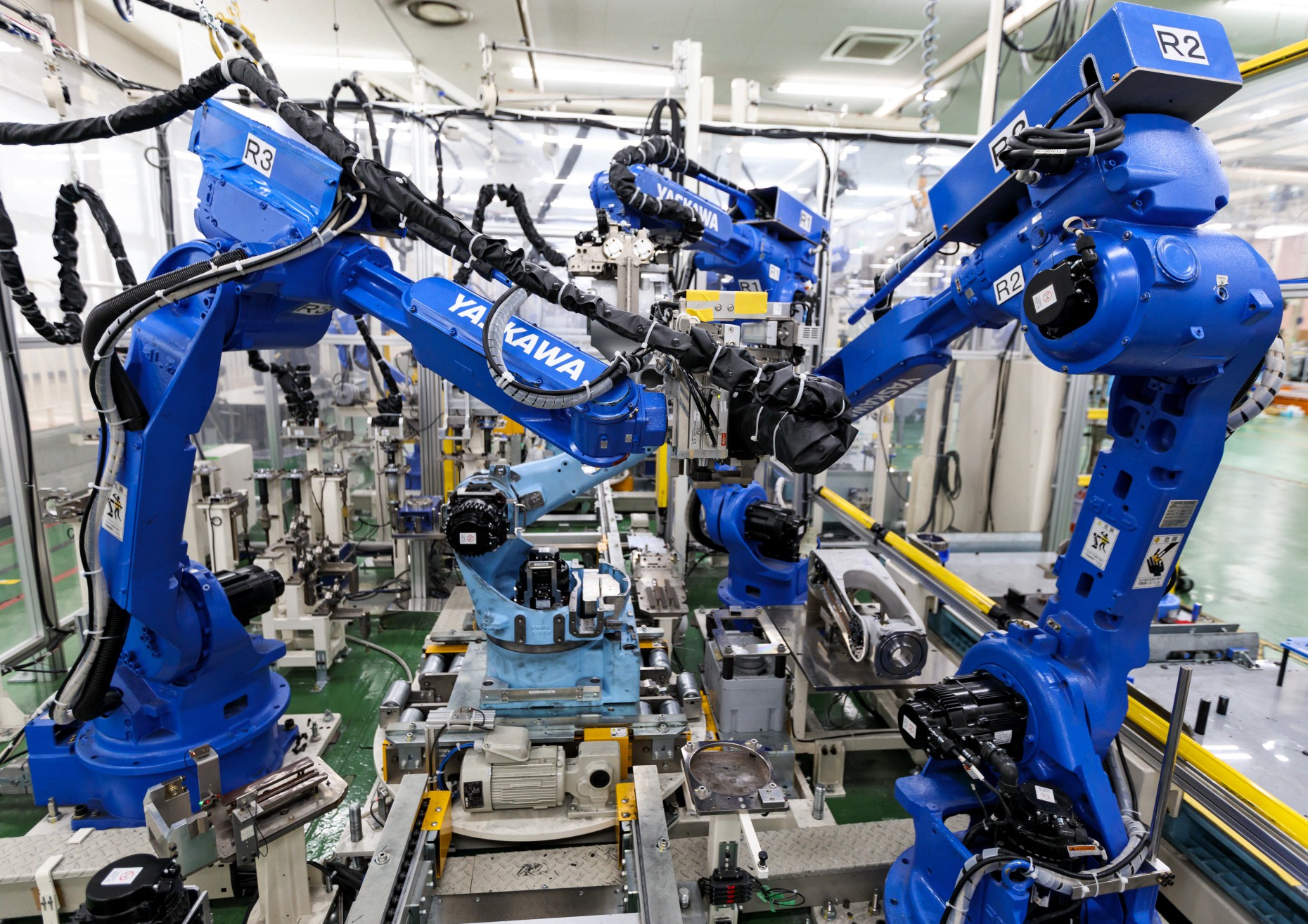 0113n-yaskawa-robot.jpg