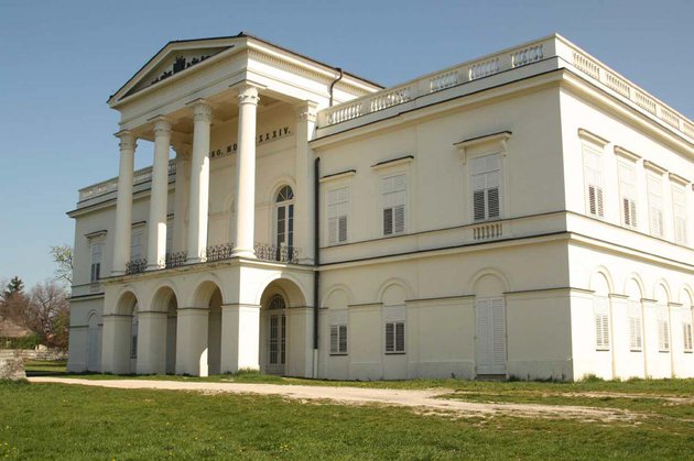 Megújult a bajnai Sándor-Metternich kastély