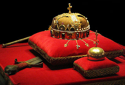 crown_sword_and_globus_cruciger_of_hungary2.jpg