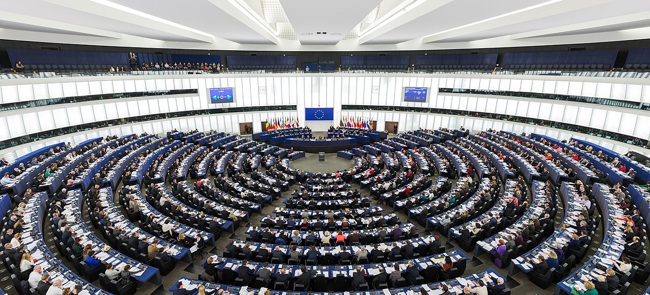 european_parliament_strasbourg_hemicycle_diliff.jpg