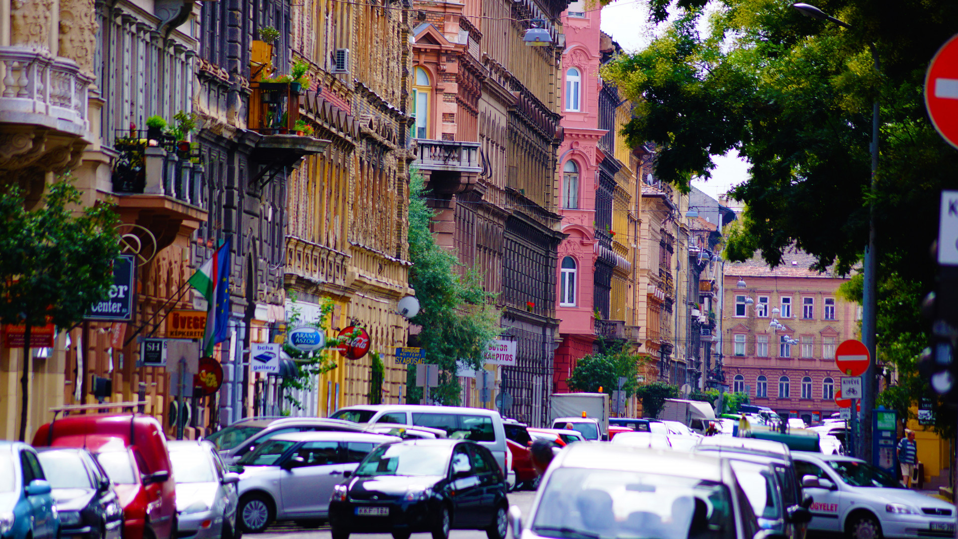 Durva visszaesés a budapesti forgalomban, dupláztak a megyék a lakáspiacon