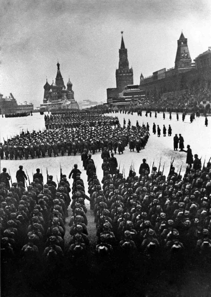 photo_of_moscow_red_square_military_parade_november_7_1941.jpg