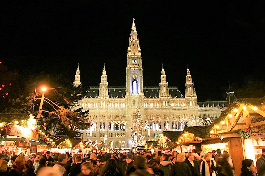 vienna-christmas-markets-rathaus-city-hall.jpg