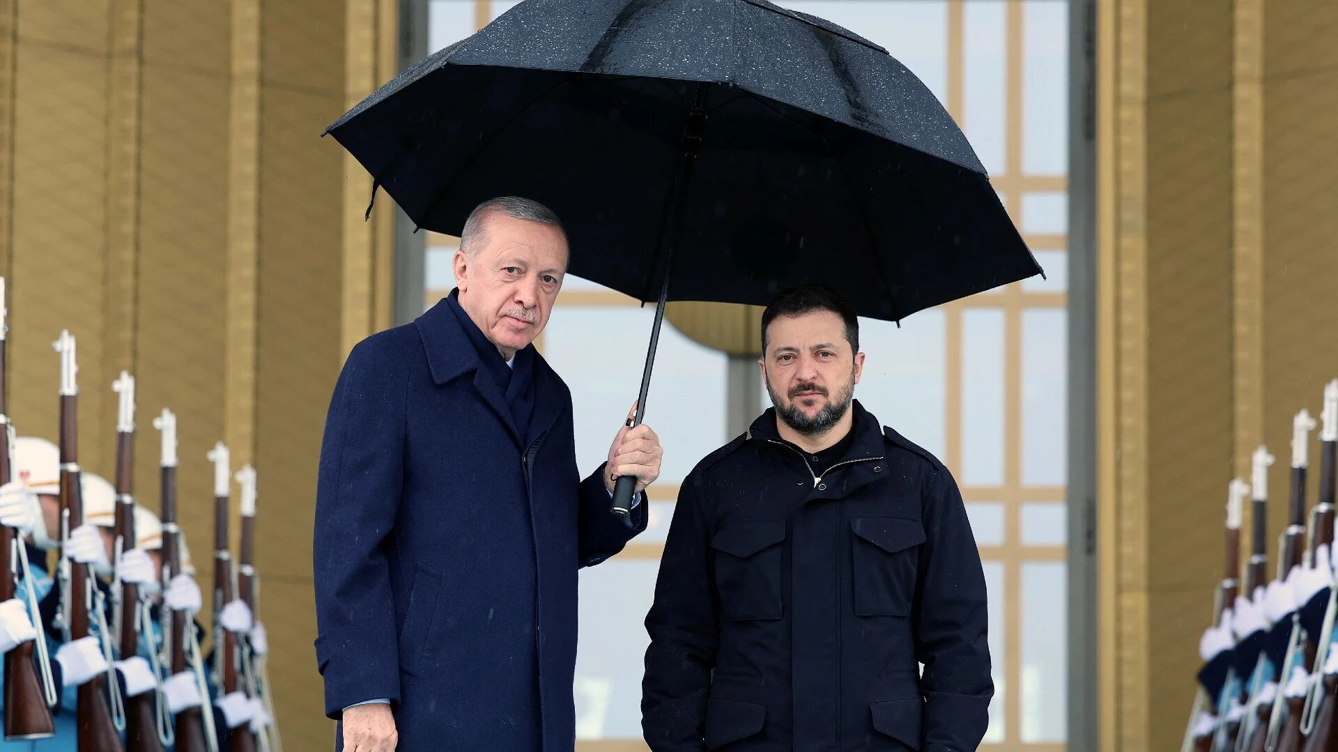 zelensky_erdogan_umbrella_reuters_jpg.jpg