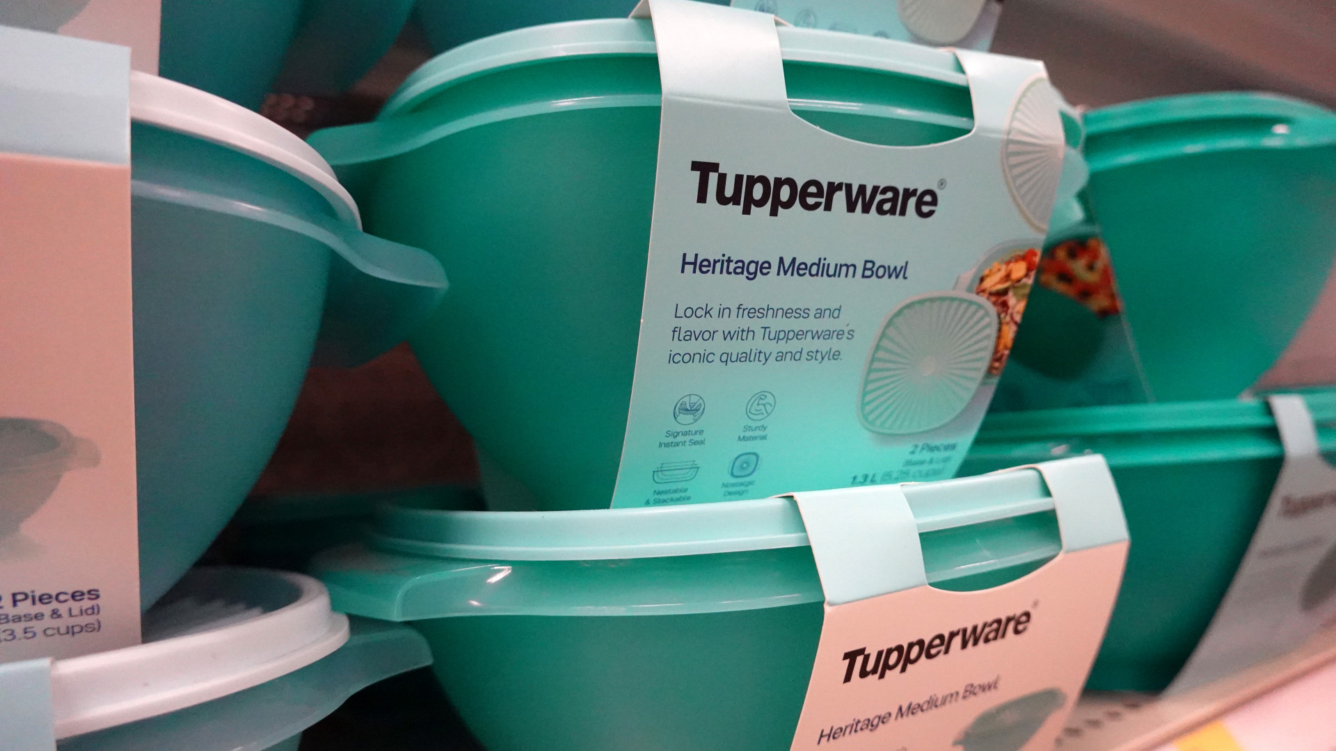 tupperware-703613.jpg