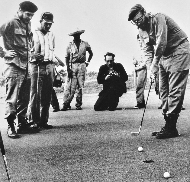 fidel-castro-golfing-dupont-course.jpg