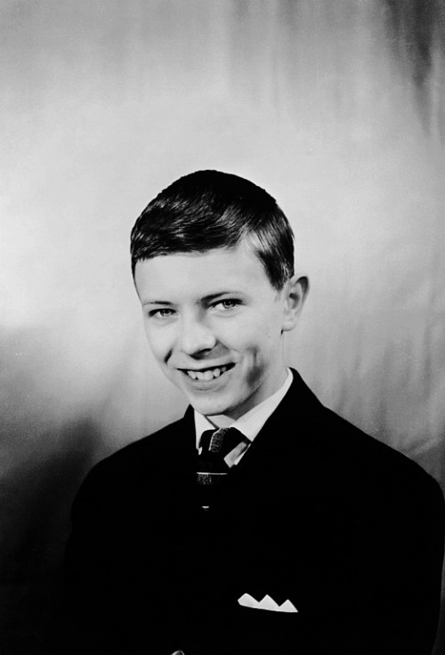 1961: Bowie gyerekként.  