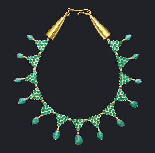 Bizánci arany és smaragd nyaklánc a 6-7. századból.