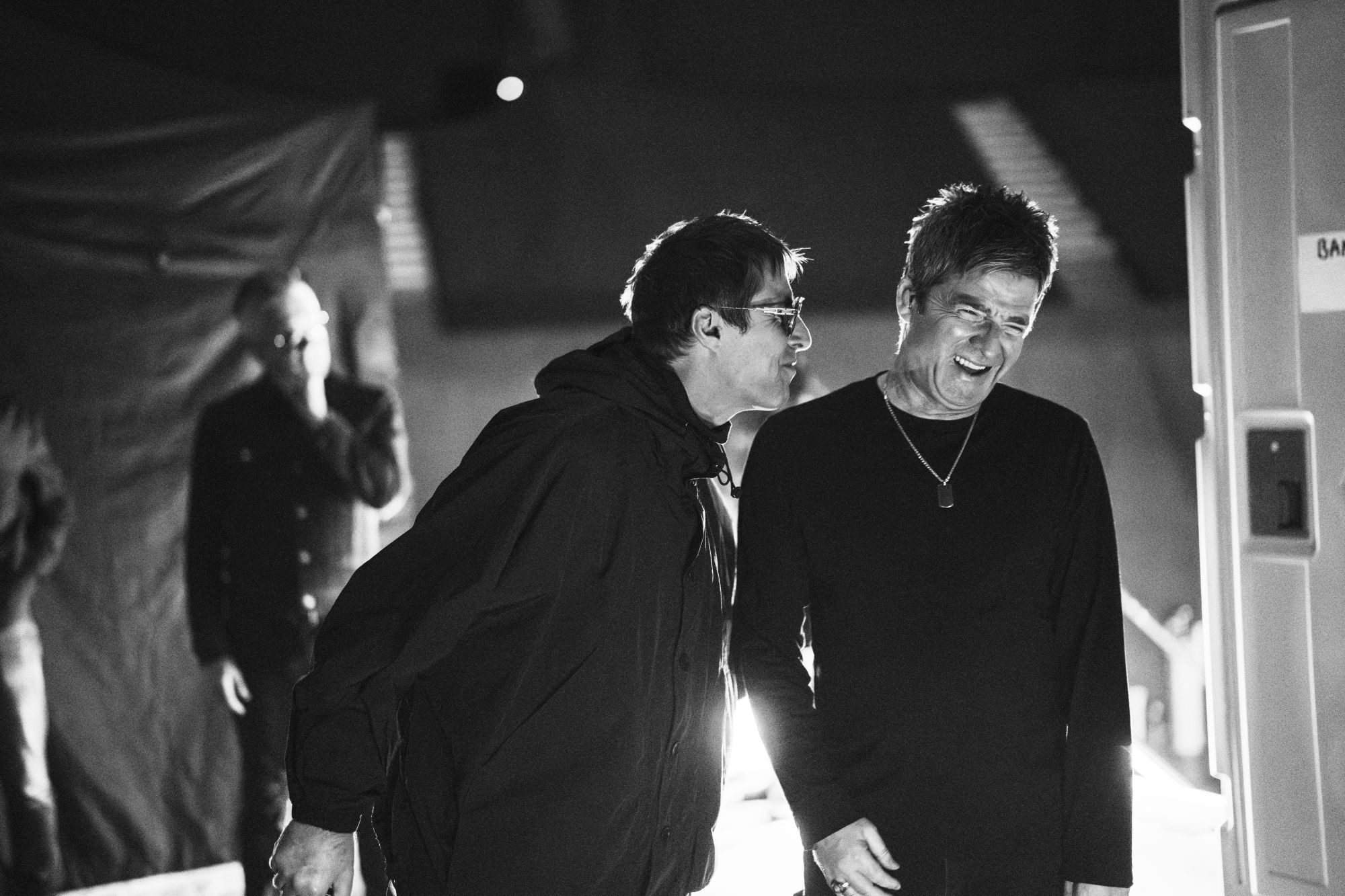 simon_emmett_oasis_tokyo_doc.jpg