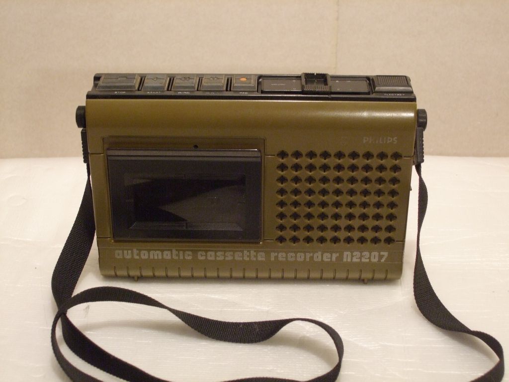 02_philips_recorder_n2207.jpg