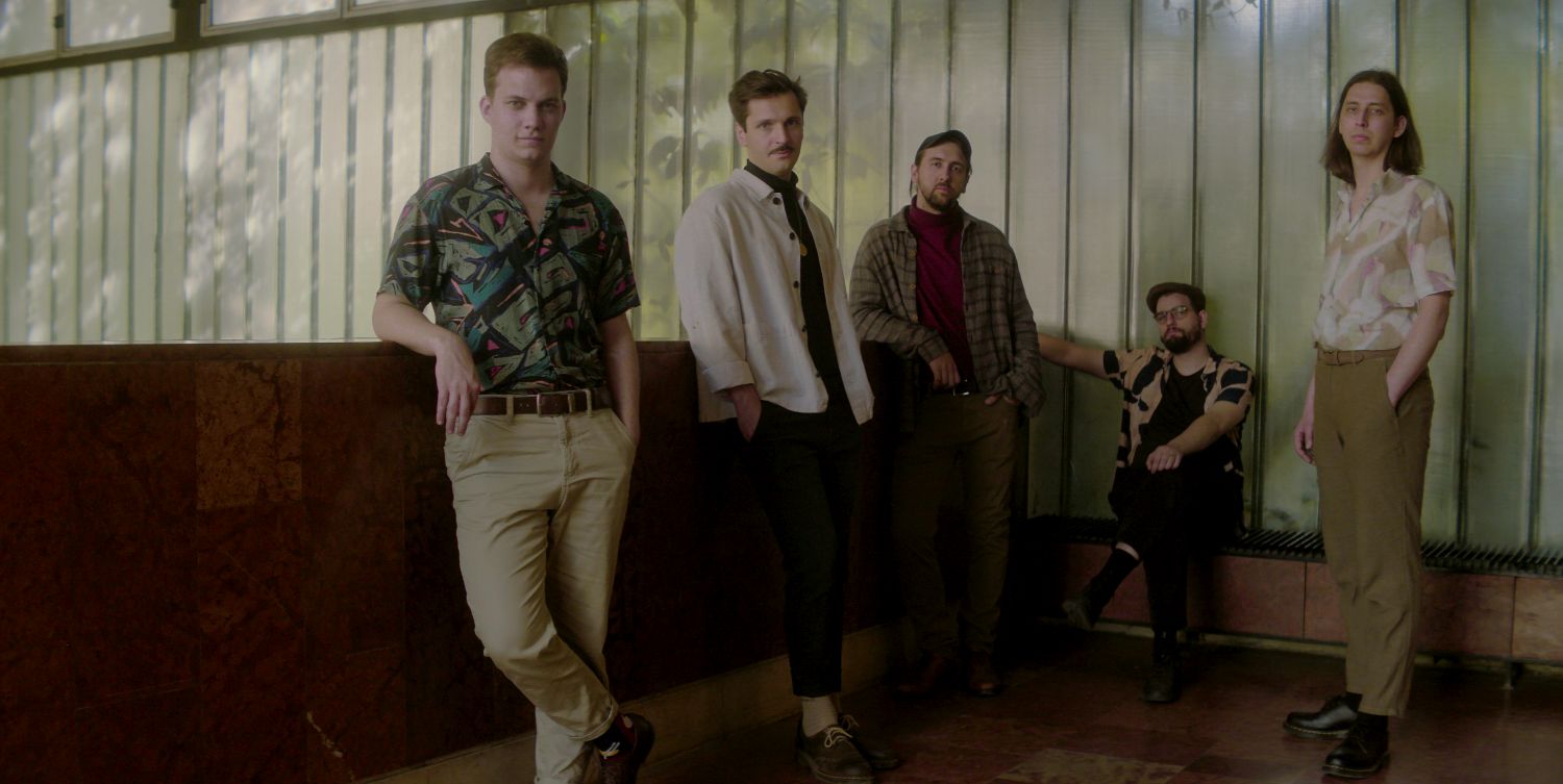 Könnyű tektonikus beat itt a New Fossils második dala, az Idris Recorder