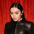 Charli XCX, Chappell Roan és a Kneecap is fellép jövőre a Szigeten