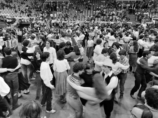 A szerző ajánlja: TÁNCHÁZ 50 – Történetek a táncházmozgalom fél évszázadából