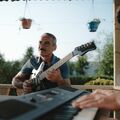 Éneklő ujjak, sistergő gitárok – Azerbajdzsán pszichedelikus gitárhőse a Magyar Zene Házában