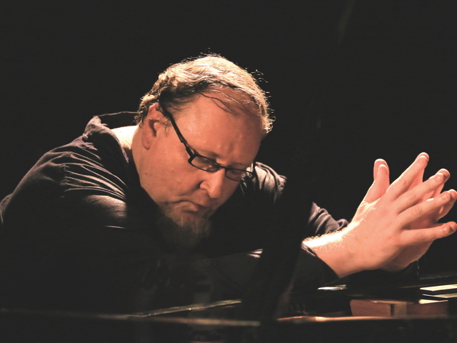 Egypupúnk vágtája éhínség és hála közt - harmadik rész