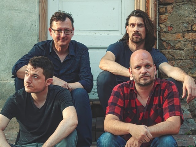 "Kicsi kétségek, nagy lélegzetvételek" - EP-premier! Vacsora Zsuzsival: Talán nincs baj