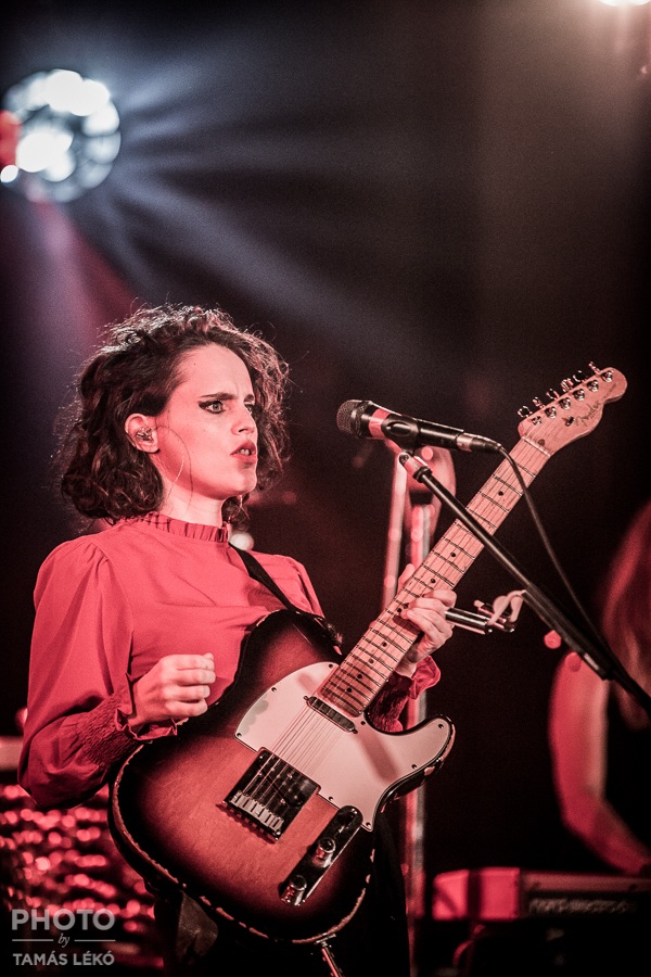 anna_calvi_8069_600.jpg