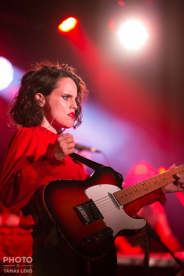 anna_calvi_8072_600.jpg