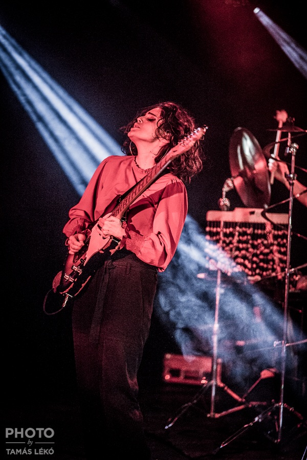 anna_calvi_8121_600.jpg