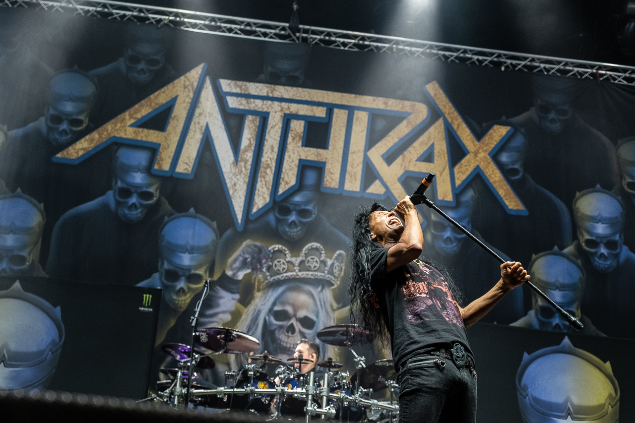 anthrax-06_11_19_bp_xt39508.jpg