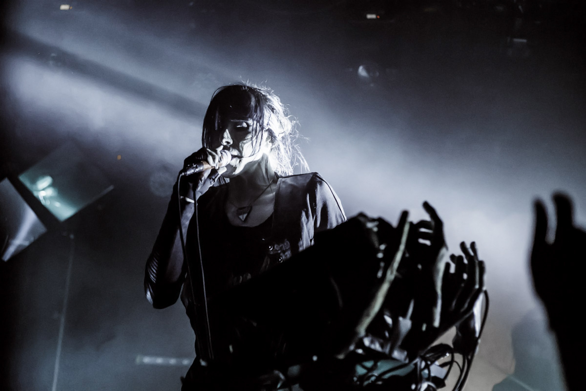 iamx1902_05.jpg