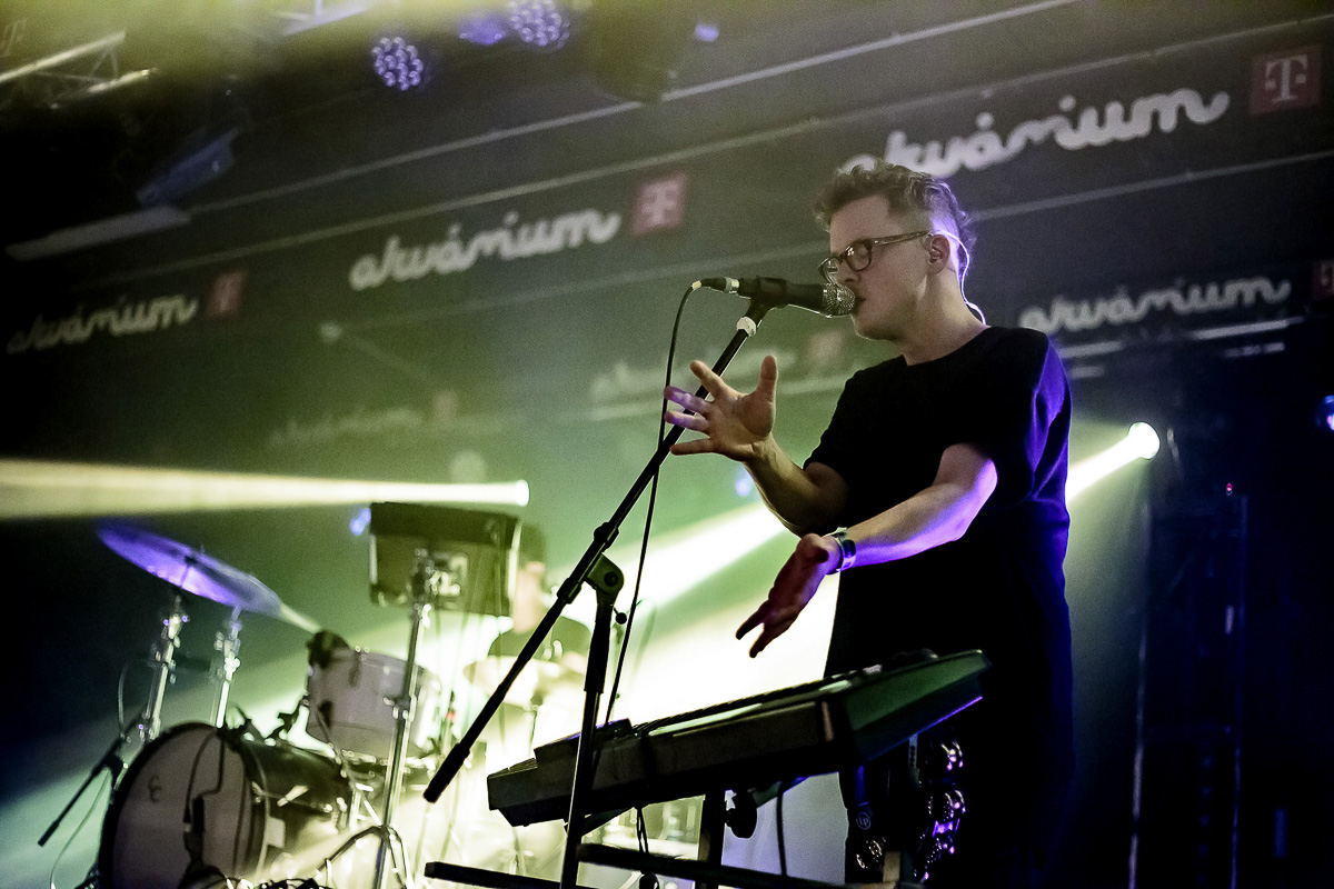 sonlux181008_08.jpg