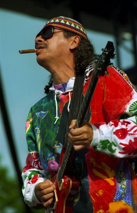 19_carlos_santana_szivarral_04.jpg