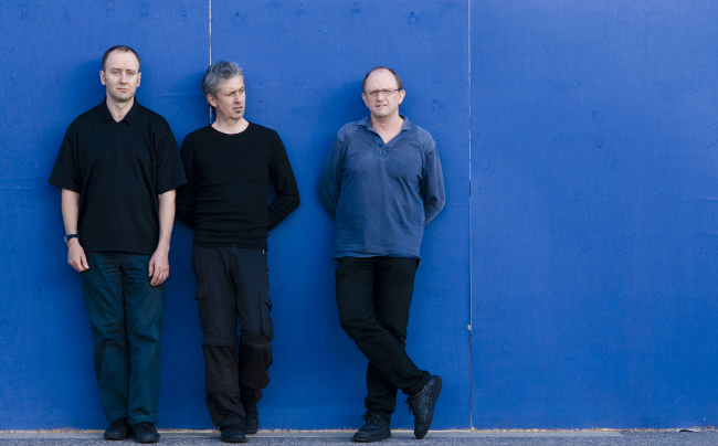 1_the_necks0202.jpg