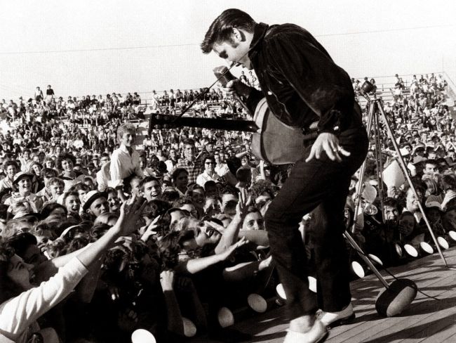 59 Elvis Presley.jpg