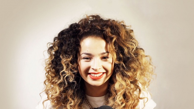 ella-eyre-brand-new-nav.jpg