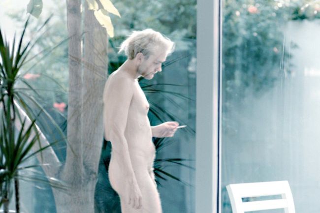 touch-me-not-2018-002-naked-man-in-french-windows.jpg