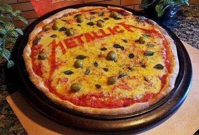 metallicapizza.jpg