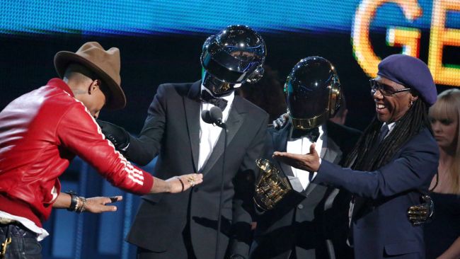 pharrell_daft_punk_grammys_h_2014.jpg