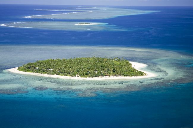 tavarua_island_fiji.jpg