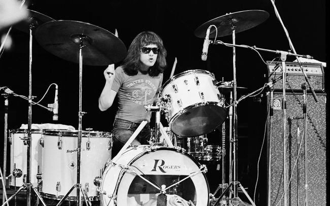 tommy-ramone-died-playing-drums-ftr.jpg