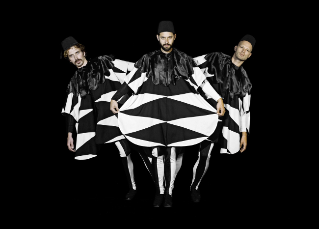 whomadewho2.jpg