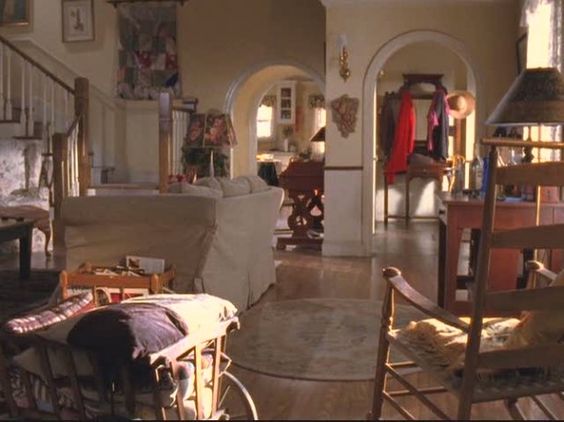 gilmore_girls_living_room.jpg