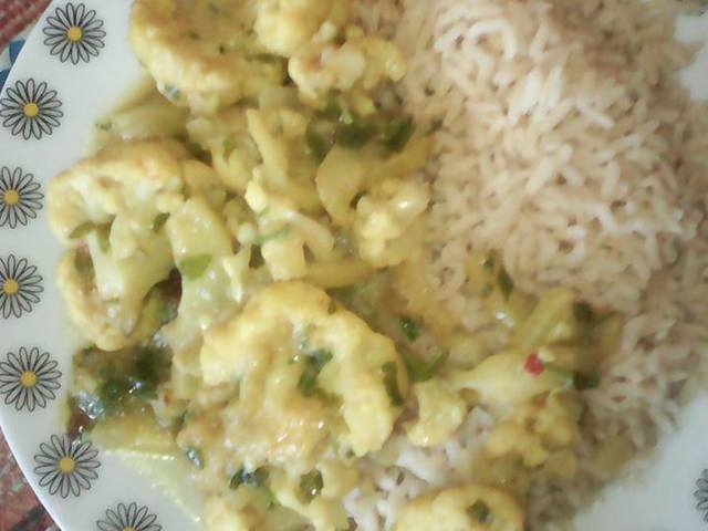 Cukkini és karfiol curry