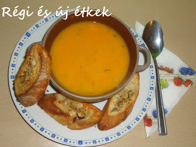 Rozmaringos édesburgonya- leves fokhagymás, fűszeres pirítóssal