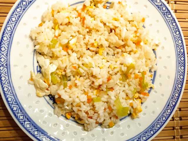 Pirított tojásos, zöldséges rizs