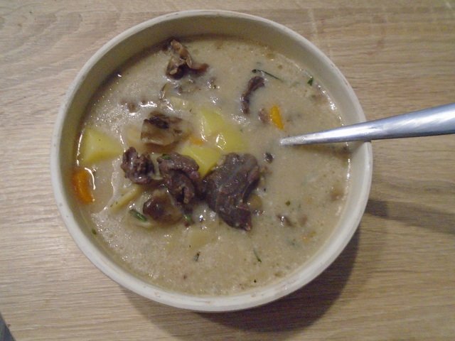 Tárkonyos-erdei gombás szarvasragu leves