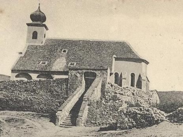 HARANGSZENTELÉS A MINDENSZENTEK TEMPLOMÁNÁL és keressük a harangokat is