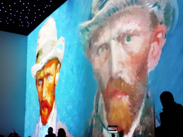 Van Gogh kiállítás az eredeti festmények és teremőrök nélkül