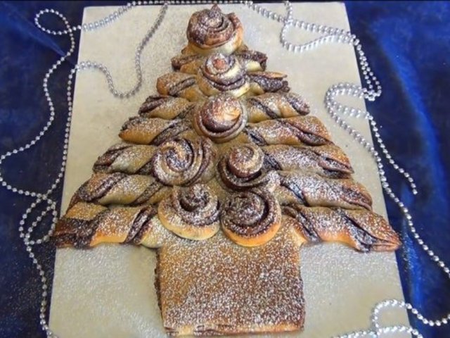 Karácsonyfa – kelt tésztából