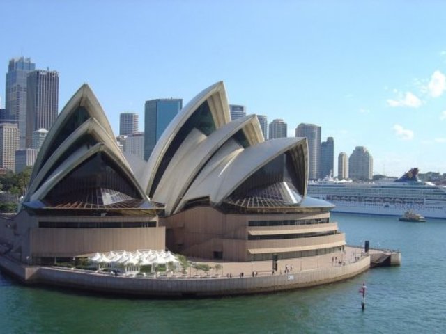 Ablakunk a Sydney Operaházra nézett 