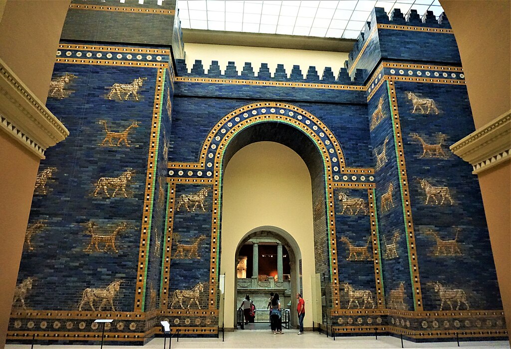 1024px-ishtar_gate_pergamon_museum_joy_of_museums_5-1.jpg