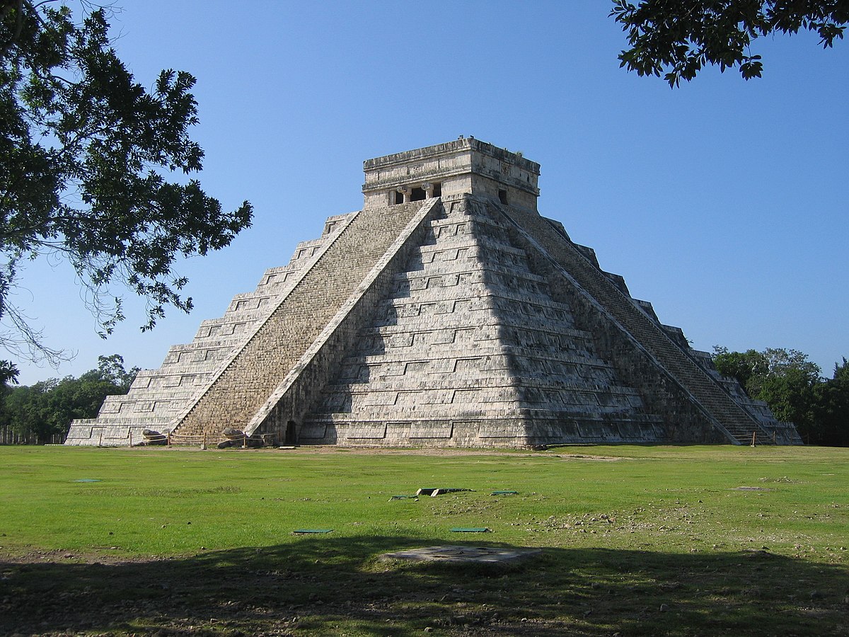 1200px-chichen_itza_2006_08_15.JPG